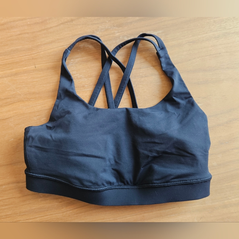 Lululemon Sports Bra. Size 4. Very Comfortable. Great Condition. Black